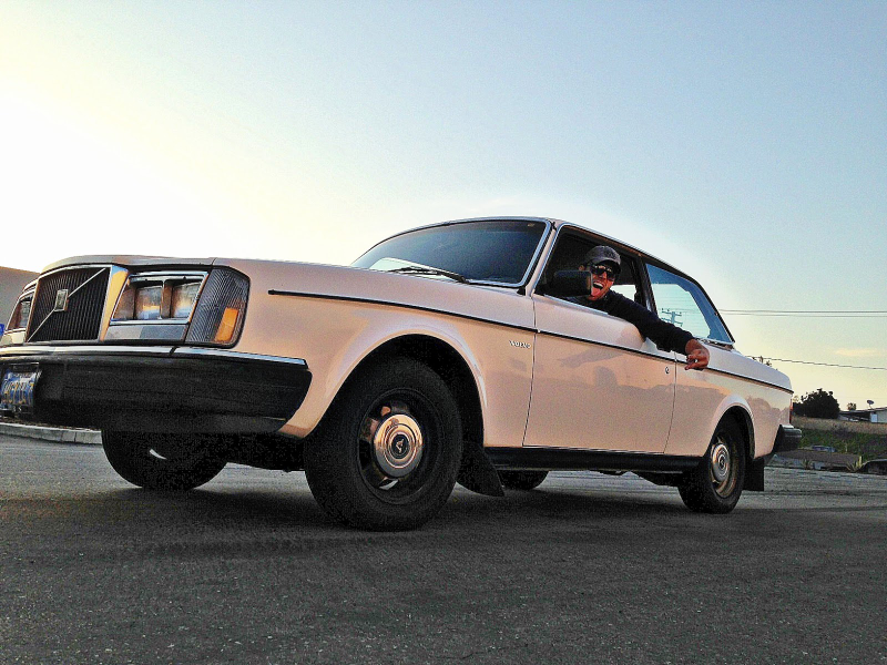 Illustration for article titled Professional Drifter Carl Rydquist Gives Us Drifting Lessons In A Stock Volvo 242